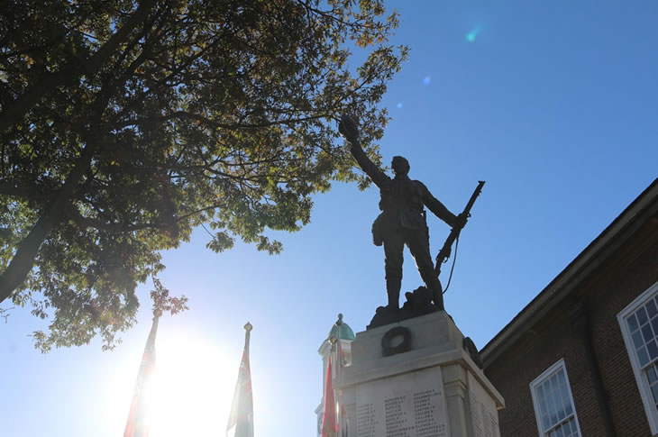 Worthing Town Hall (the Worthing War memorial statue)