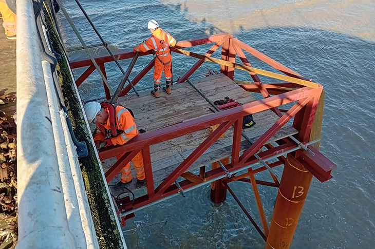 Worthing Pier - contractors carrying out sections of welding and bracing (26-11-2024)