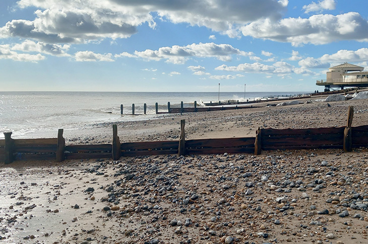 PR25-017 - Groynes in need of repair near Worthing Lido