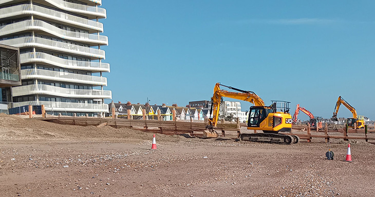 Worthing beach - Area 7 - Esplanade to Navarino Road (near Splashpoint Leisure Centre - 1)